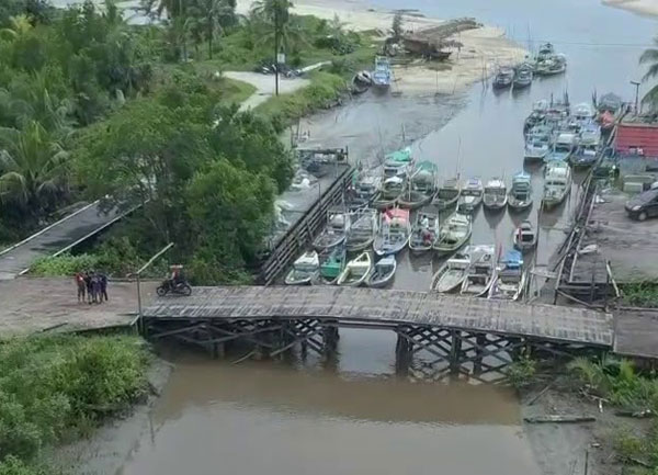 PERLU DIKEMBANGKAN: Kawasan Pantai Desa Sungai Tabuk di Sukamara yang potensial menjadi salah satu objek wisata. (ISTIMEWA)