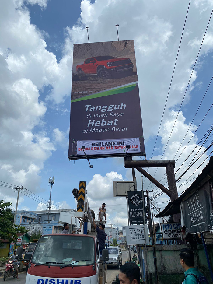 REKLAME: Pemilik reklame bantah tidak miliki izin, apalagi usaha miliknya sudah miliki IMB sejak 2020 lalu.