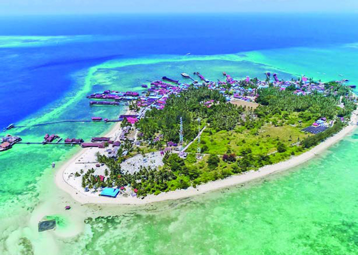 BUAH KERJA SAMA: Desa Wisata Pulau Derawan menjadi satu- satunya di Kabupaten Berau yang berhasil masuk dalam 50 besar ADWI 2024 yang diselenggarakan oleh Kemenparekraf.