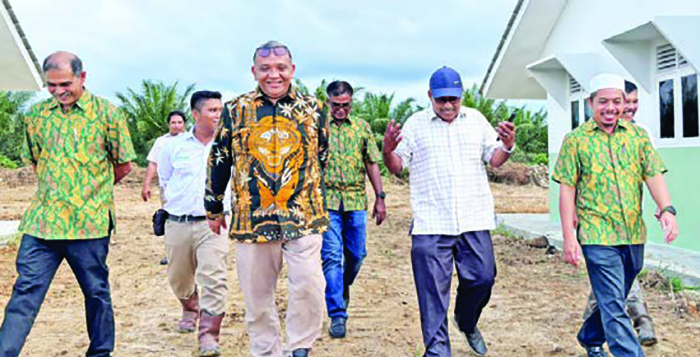 KUNJUNGAN WAMENAKER: Kunjungan Wakil Menteri Ketenagakerjaan RI, Ir.  Afriansyah Noor, ke PT Tekukur Indah di Labanan Makmur, yang merupakan anak perusahaan dari KLK Group di Berau.