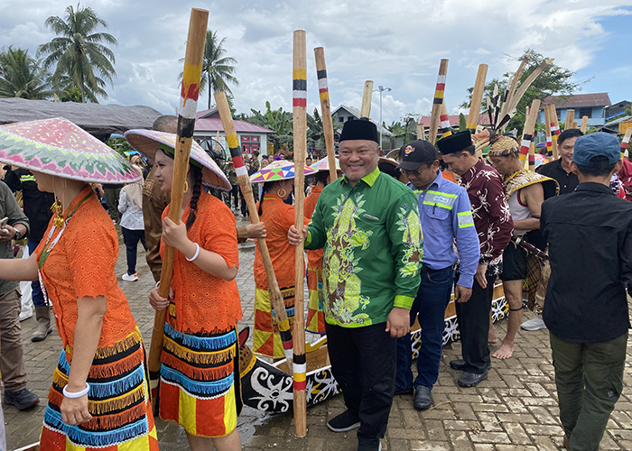FESTIVAL BUDAYA: Keseruan perayaan pesta adat Lesung Osap yang di Kampung Bena Baru, Kecamatan Sambaliung.