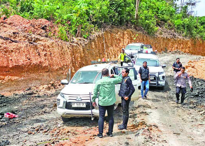 PATROLI GABUNGAN: Patroli Pengamanan Konsesi PKP2B PT Berau Coal bersama Polres Berau di Area Kelay ke lokasi yang diduga menjadi sarang tambang ilegal di Kabupaten Berau.