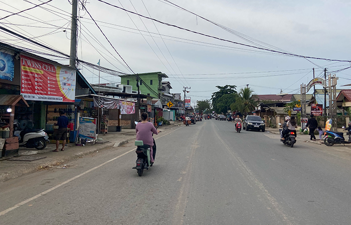 ILUSTRASI: Pengguna sepeda listrik yang melanggar aturan pemerintah, karena menggunakannya di jalan raya.