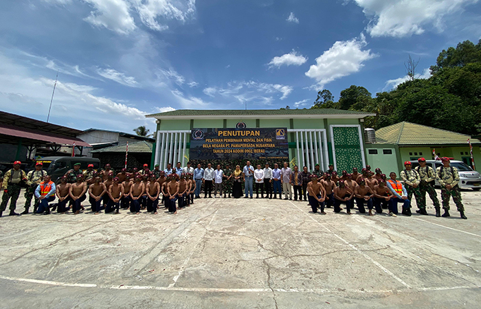 GANDENG KODIM: PT Pamapersada Nusantara menggandeng Kodim 09/02 Berau dalam pelatihan Bintalsik Bela Negara terhadap peserta magang mekanik dan operator.