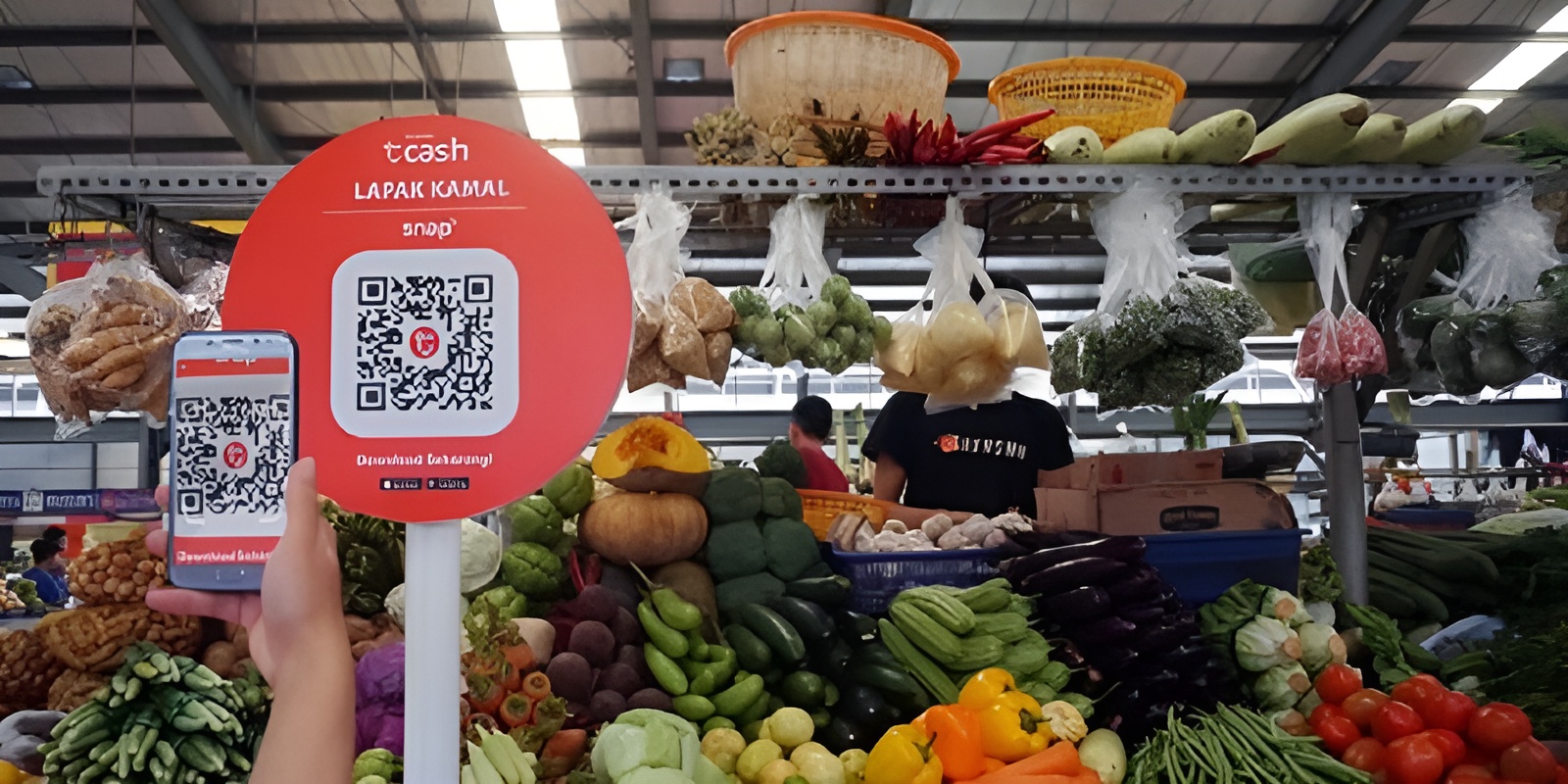 Penerapan QRIS untuk pelaku usaha kecil dan menengah (UMKM) telah diwajibkan oleh pemerintah, sebagai bagian dari upaya mendukung digitalisasi sektor perdagangan.