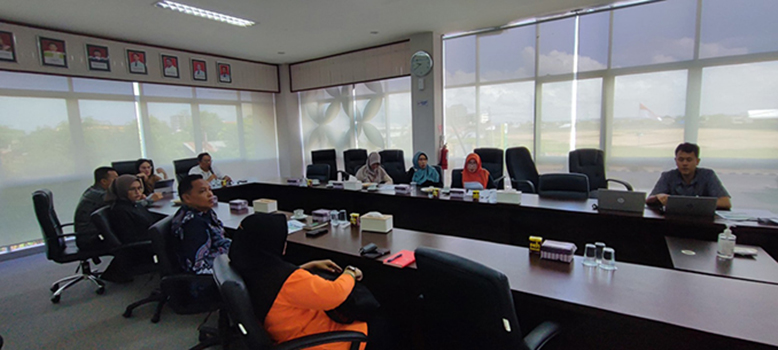 BERDISKUSI: Jajaran BPJS Ketenagakerjaan bersama dengan Dinas Pendidikan dan Kementerian Agama Berau melakukan monitoring serta evaluasi kepesertaan para guru TK dan PAUD.