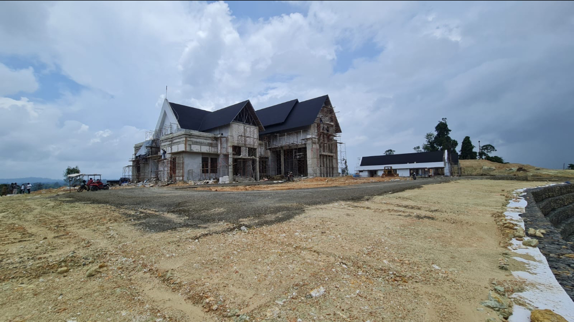 MASIH PENGERJAAN: Rumah jabatan Gubernur Kaltara yang hampir rampung 100 persen di Kota Baru Mandiri Tanjung Selor. (FAISAL/HRK)