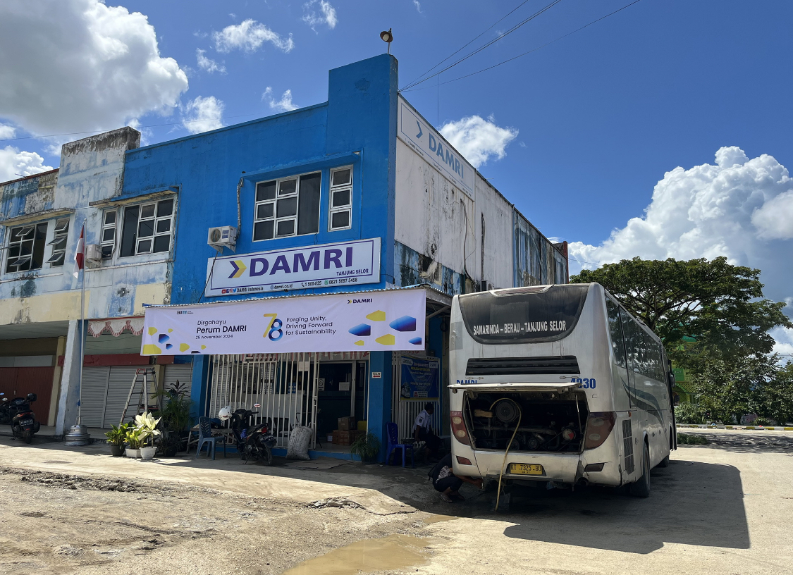 MODA TRANSPORTASI : Awal tahun ini Damri akan menambah tiga trayek baru dengan tujuan Tanjung Selor-Tanah Kuning-Mangkupadi, Tanjung Selor-Long Beluah-Long Tunggu dan KTT-Seputuk-Malinau. (FAISAL/HRK)