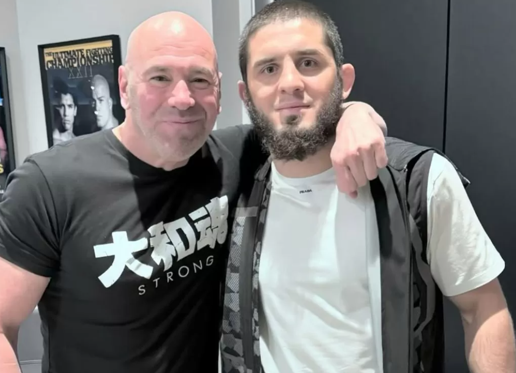 Dana White (kiri) & Islam Makhachev (kanan). (Instagram/@islam_makhachev)