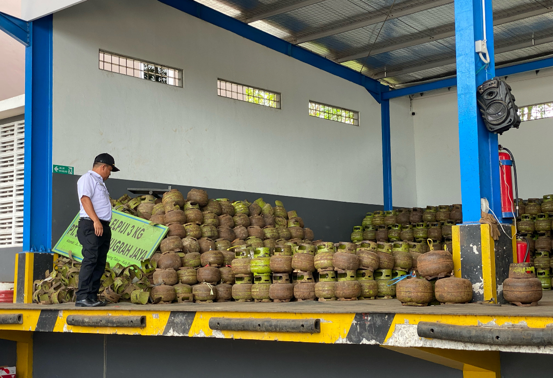 ILUSTRASI: Untuk mengurai sulitnya membeli gas LPG 3 kg di Berau, Diskoperindag meminta Pertamina mendistribusikan LPG 3 kg non subsidi di Kabupaten Berau. (IZZA/BP)