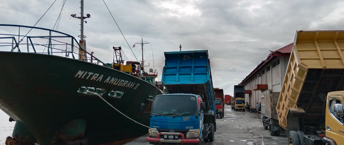 MENINGKAT: Impor barang non-migas tercatat USD 56,20 juta, peningkatan disebabkan kenaikan nilai impor komoditas barang hasil industri. (IPUNK/HRK)
