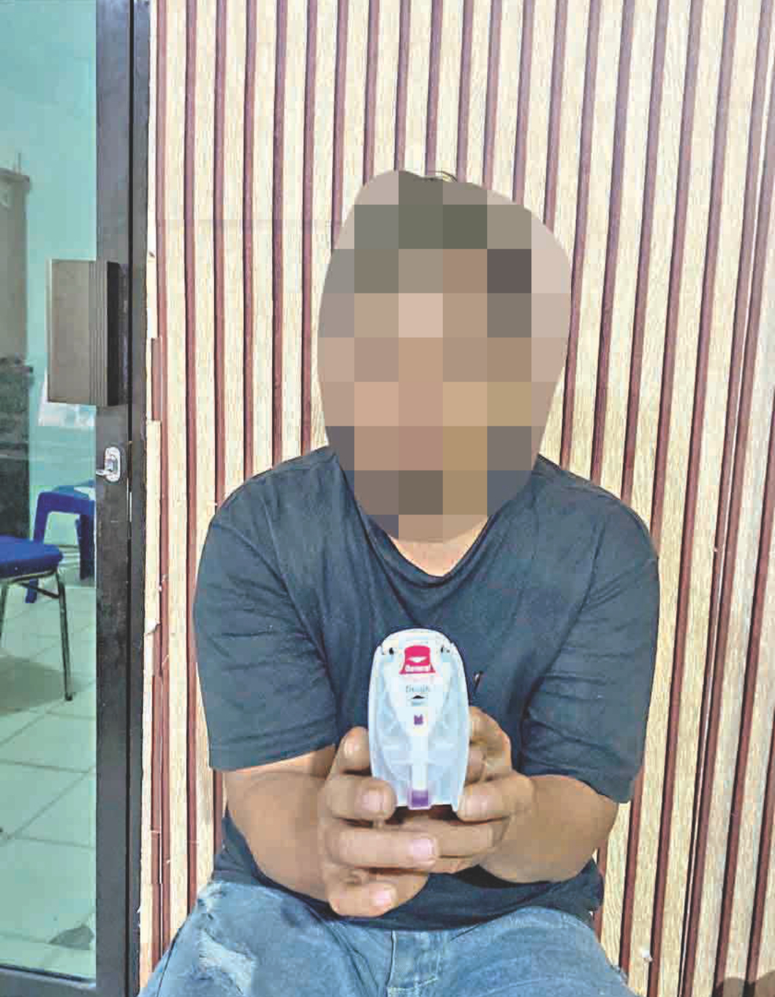 POSITIF NARKOTIKA: Hasil tes urine terhadap tersangka L menunjukkan positif mengonsumsi narkotika jenis sabu. (POLRES TARAKAN UNTUK HRK)