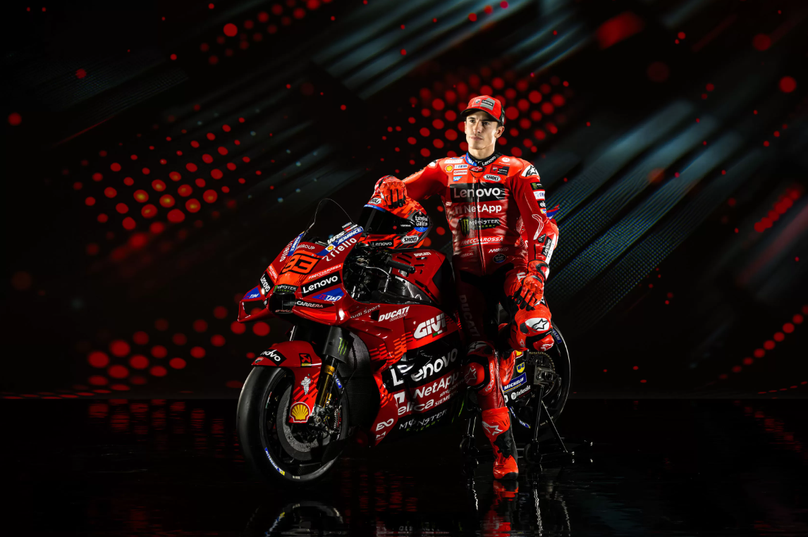 Pembalap Ducati Corse, Marc Marquez, dalam acara peluncuran tim Ducati jelang MotoGP 2025. (DOK. MOTOGP)
