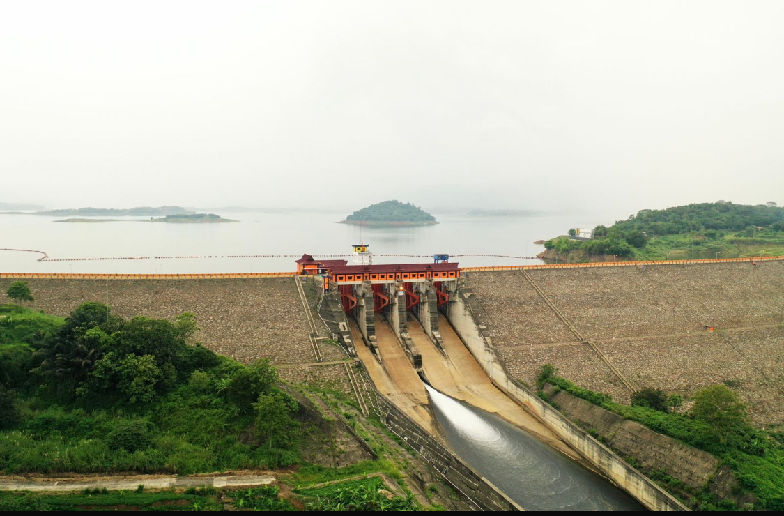 DIRESMIKAN : PLTA Jatigede kapasitas 2x55 MW di Kabupaten Sumedang, Jawa Barat satu pembangkit bersih yang diresmikan oleh Presiden Republik Indonesia, Prabowo Subianto. (IST)