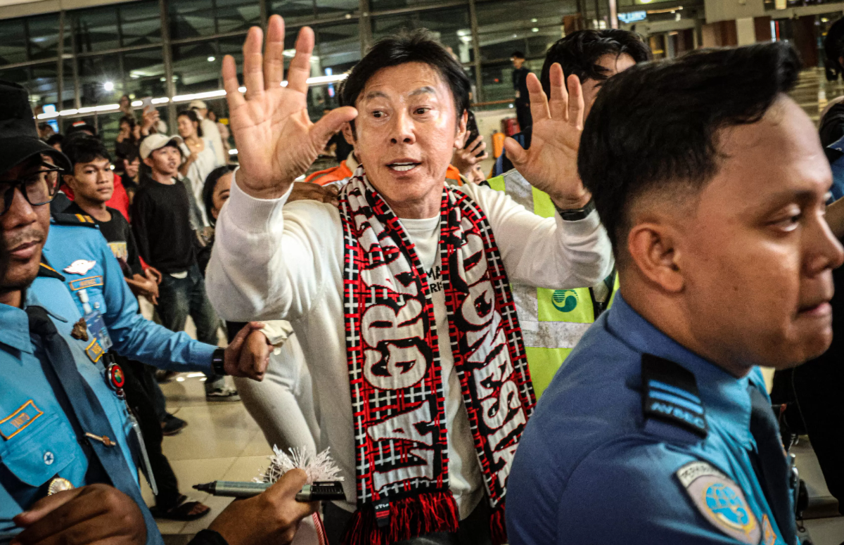 Shin Tae-yong tak henti-hentinya memberikan pesan menyentuh dan penuh haru untuk Timnas Indonesia. (Hanung Hambara/ Jawa Pos)