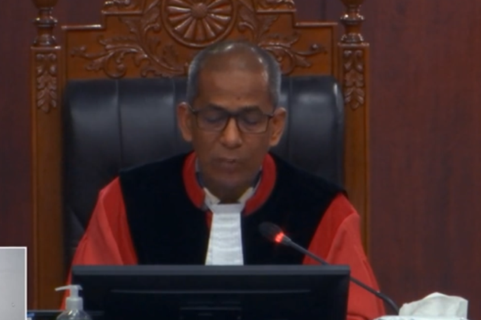 PUTUSAN SELA: Hakim MK Saldi Isra saat membacakan putusan sela perkara PHPKada Berau dengan nomor 81/PHPU.BUP-XXIII/2025.