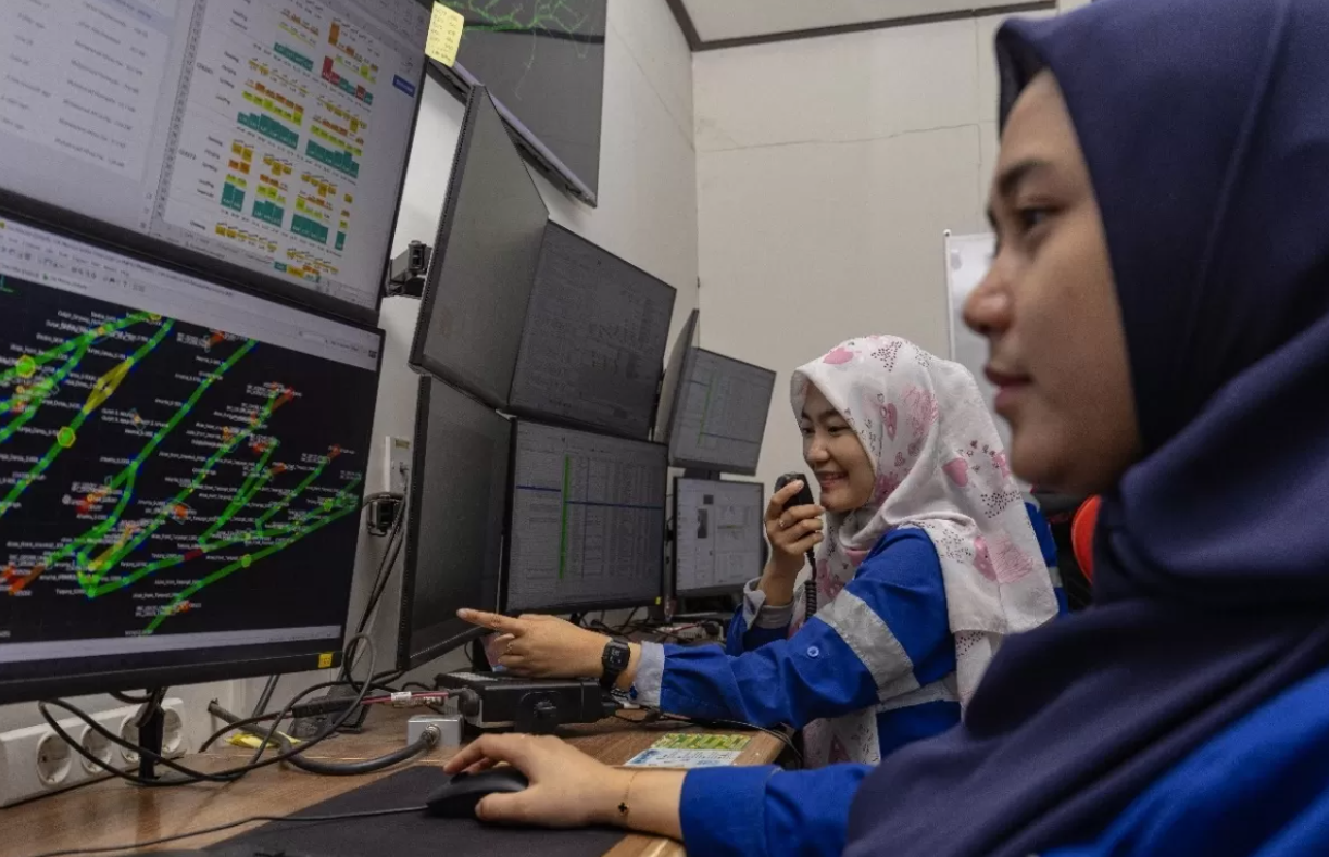 Pekerja perempuan di PT ABM Investama Tbk (ABMM). (Dok. ABMM)
