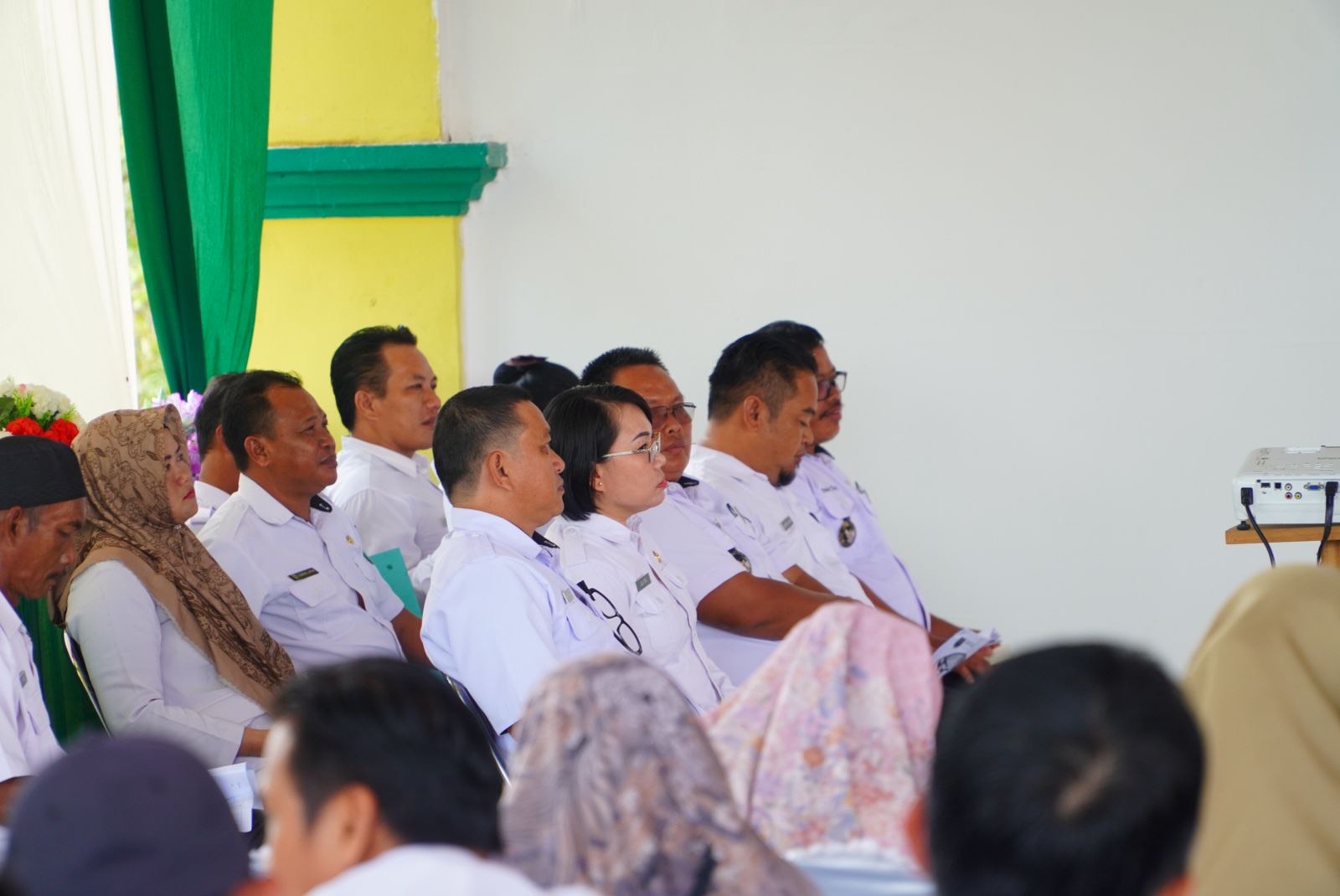 DORONG KONEKTIVITAS ANTARKAMPUNG: Dalam pelaksanaan musrenbang Kelay, konektivitas antarkampung jadi perhatian untuk dukung pemerataan sarpras dasar masyarakat. (BAGIAN PROKOPIM SETKAB BERAU UNTUK BP)
