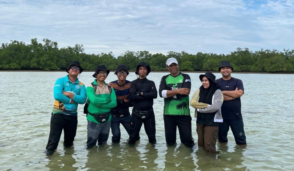 ABADIKAN MOMEN: Tim eksplorasi pimpin oleh Prof. Agustin Zarkani, S.P.,M.Si.,Ph.D Pakar Proteksi Tanaman Univ Bengkulu beserta jajaran. (DOK PRIBADI)