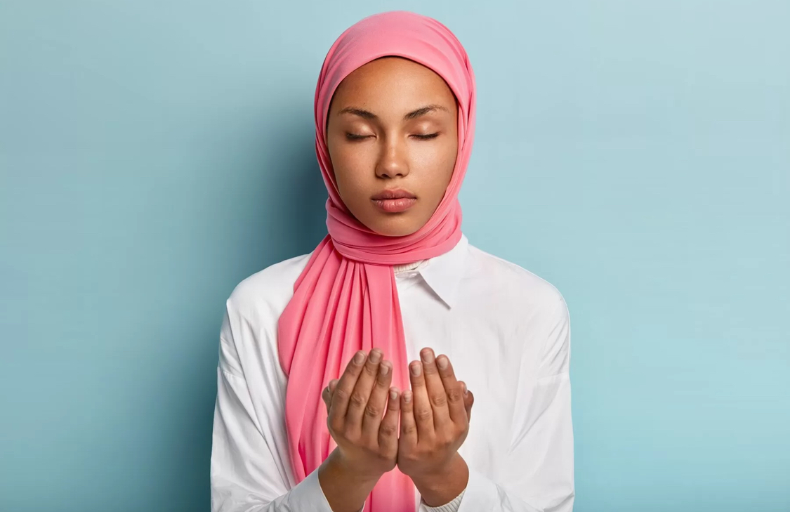 Ilustrasi perempuan sedang haid di bulan Ramadhan. (Dok. Freepik)