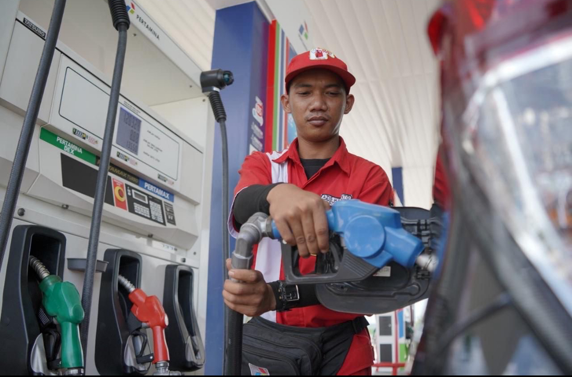 PASOKAN BBM: Saat Ramadan dan Idulfitri, PT Pertamina Patra Niaga Regional Kalimantan menambah pasokan BBM di SPBU se-Kaltara.  (SEPTIAN ASMADI/HRK)