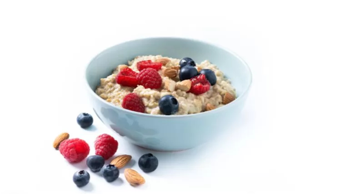 Ilustrasi rekomendasi menu sahur yang bergizi dan praktis (chandlervid85/freepik.com)