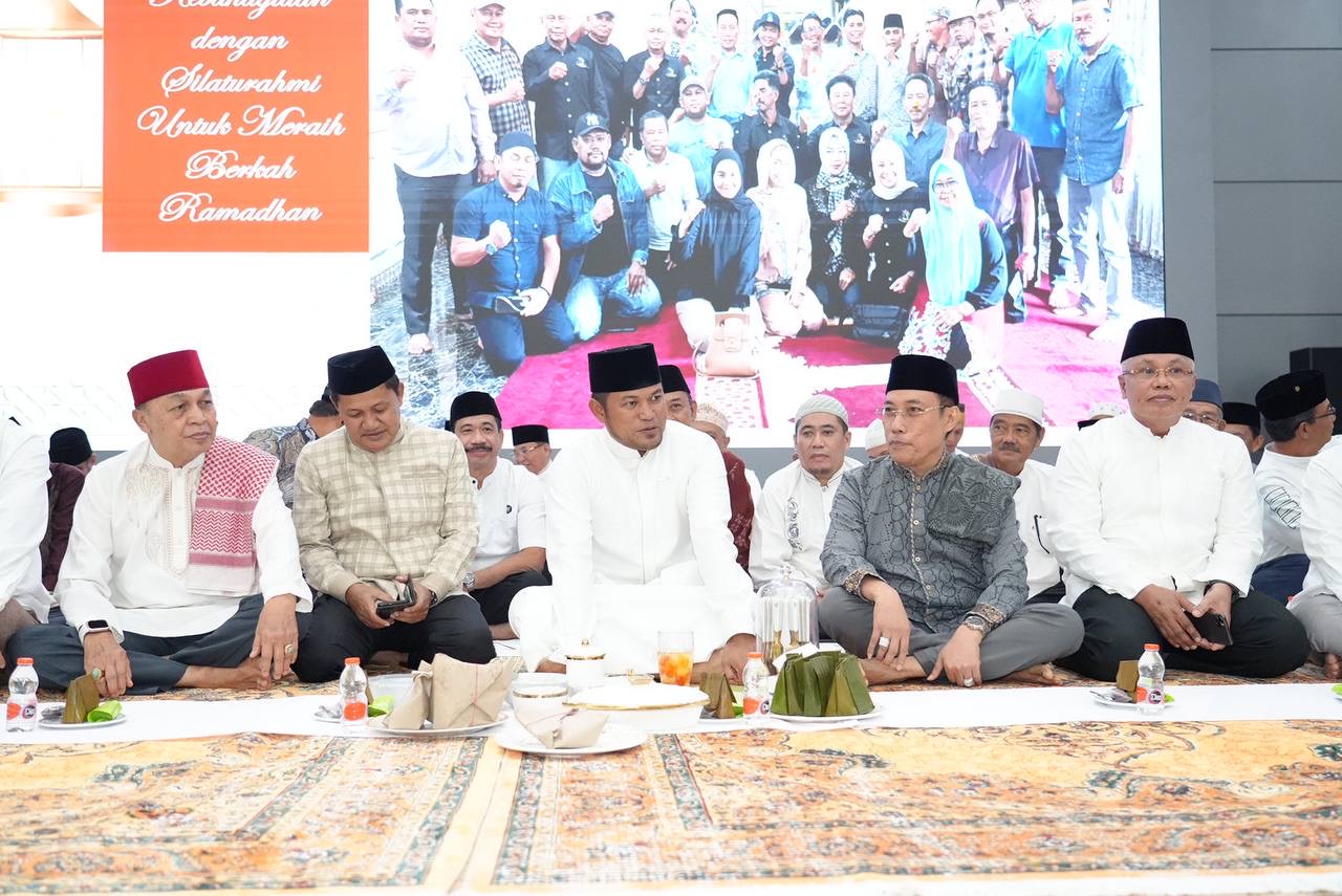BUKA BERSAMA: Gubernur Kaltim Rudy Mas