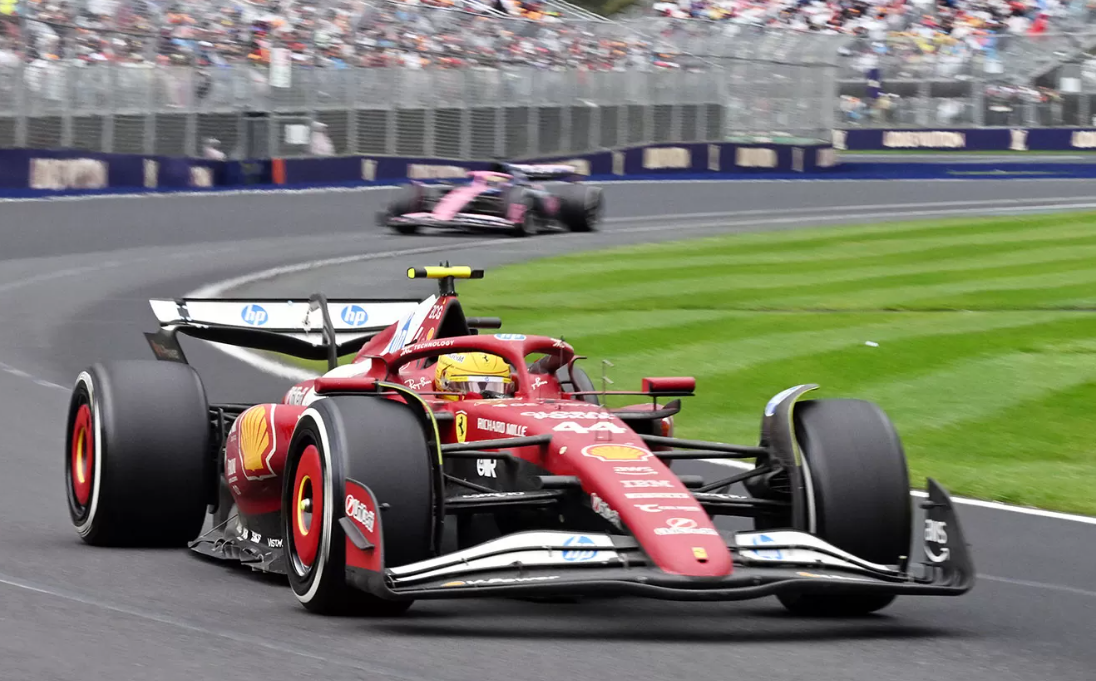 Driver Ferrari Lewis Hamilton. (WILLIAM WEST / AFP via Jawa Pos)