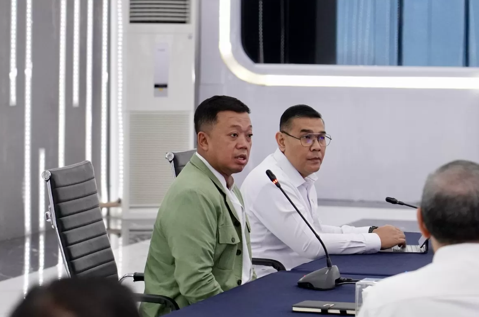 Menteri ATR Nusron Wahid dan Wamen ATR Ossy Dermawan. (Kementerian ATR)