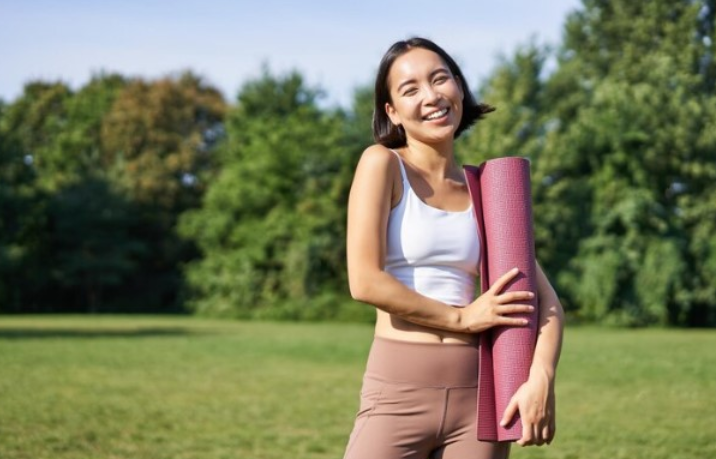 Ilustrasi penggunaan parfum saat olahraga. (Femaledaily.com)