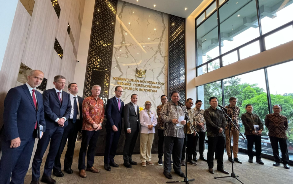 Menko Perekonomian Airlangga Hartarto pada konferensi pers di kantor Kemenko Perekonomian, Senin (24/3). (Dinda Juwita/Jawa Pos)