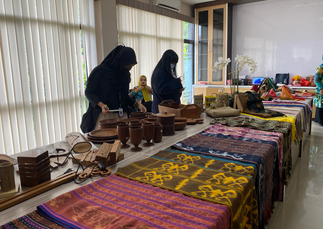 ILUSTRASI: Pelaku usaha di Kabupaten Berau akan mendapat tempat untuk mempromosikan produk lokal di gedung UMKM center yang rencananya akan mulai dibangun tahun ini. (IZZA/BP)
