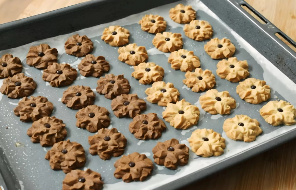 Ilustrasi kue semprit renyah dan enak (Dok. YouTube Devina Hermawan)