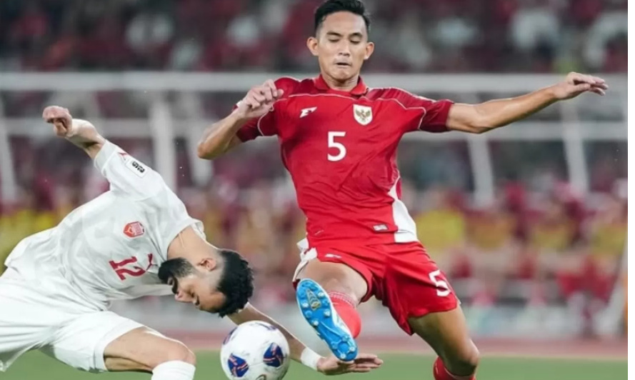 Aksi Rizky Ridho saat meladeni permainan Timnas Bahrain, Selasa (25/3/2025). (Instagram @rizkyridhoramadhani)