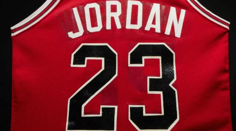 Jersey musim rookie Michael Jordan laku dengan harga USD 4.2 juta. (Courtesy of Sotheby