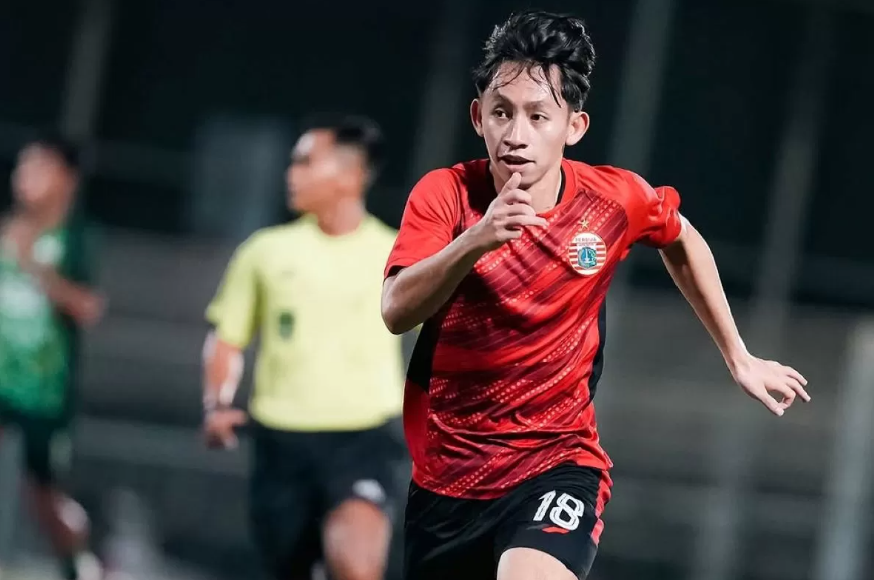Persija Jakarta melakoni latih tanding dalam menutup sesi latihan jelang Lebaran Hari Raya Idulfitri. (Dok. Persija)