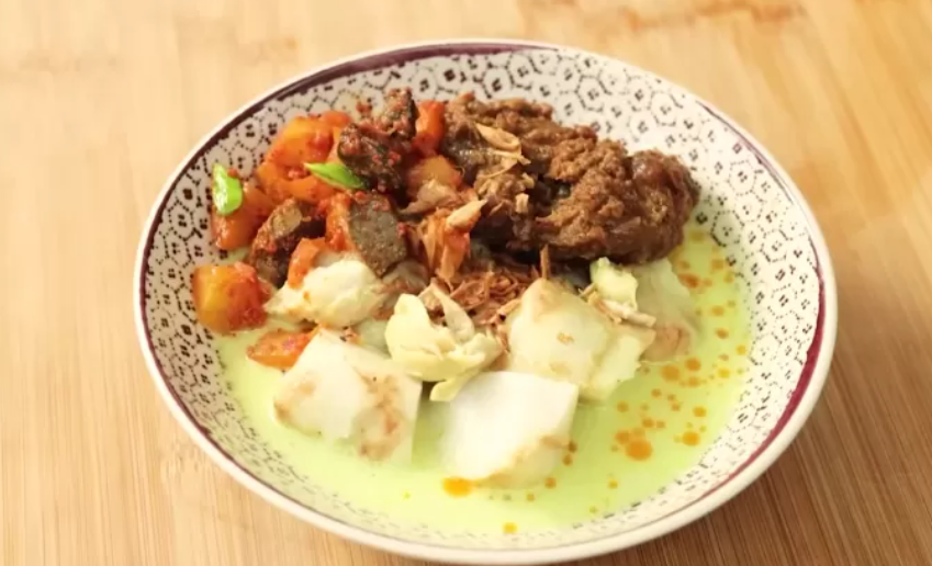 Resep Rendang Bumbu Jawa yang Empuk dan Cocok Jadi Menu Lebaran (foto: YouTube Devina Hermawan)