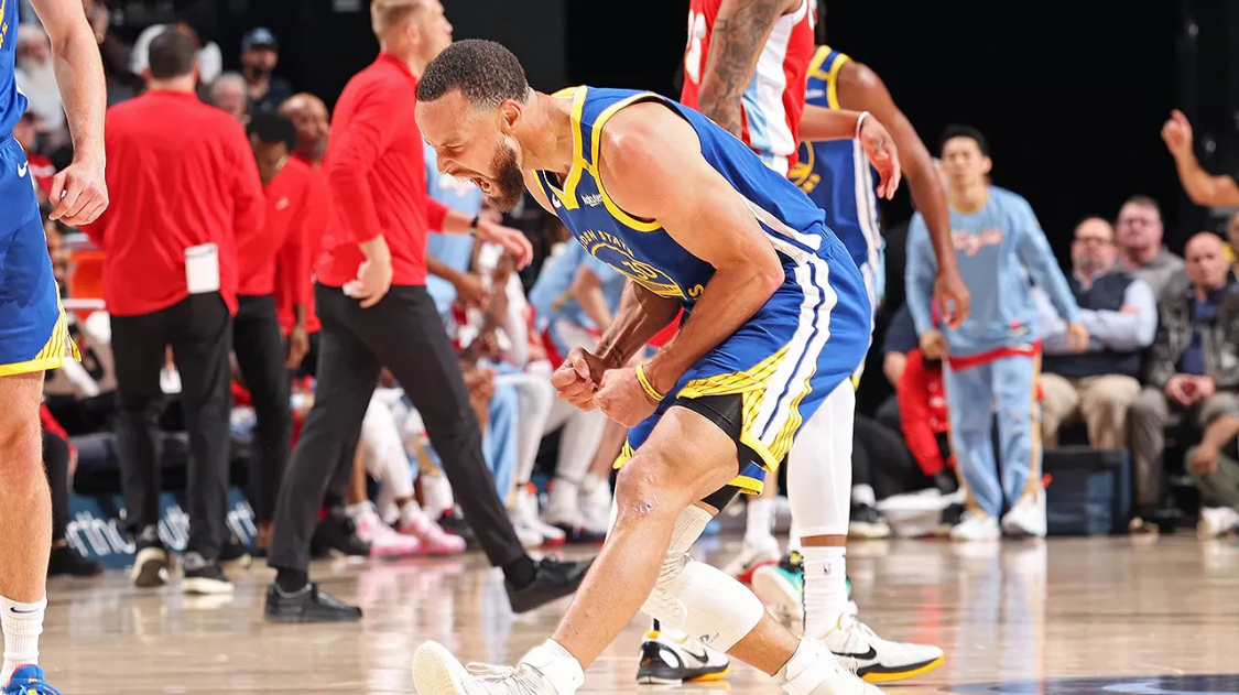 Stephen Curry, point guard milik tim Golden State Warriors (Jeff Haynes/NBAE via Getty Images)