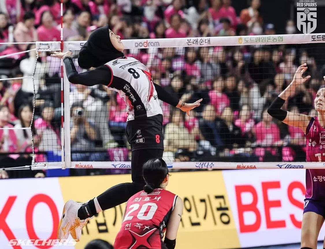 Megawati Hangestri menjadi top skor saat Red Sparks kalah 2-3 dari Pink Spiders di laga kedua final Liga Voli Korea Selatan 2024/2025. (Instagram Red Sparks)