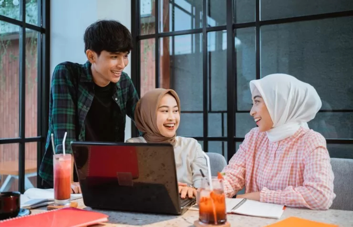 Ilustrasi Generasi Z bekerja. (Freepik)