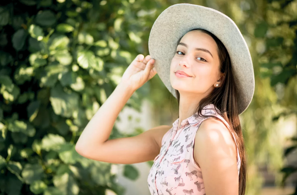 Ilustrasi tampilan wajah alami tanpa riasan. (Freepik)