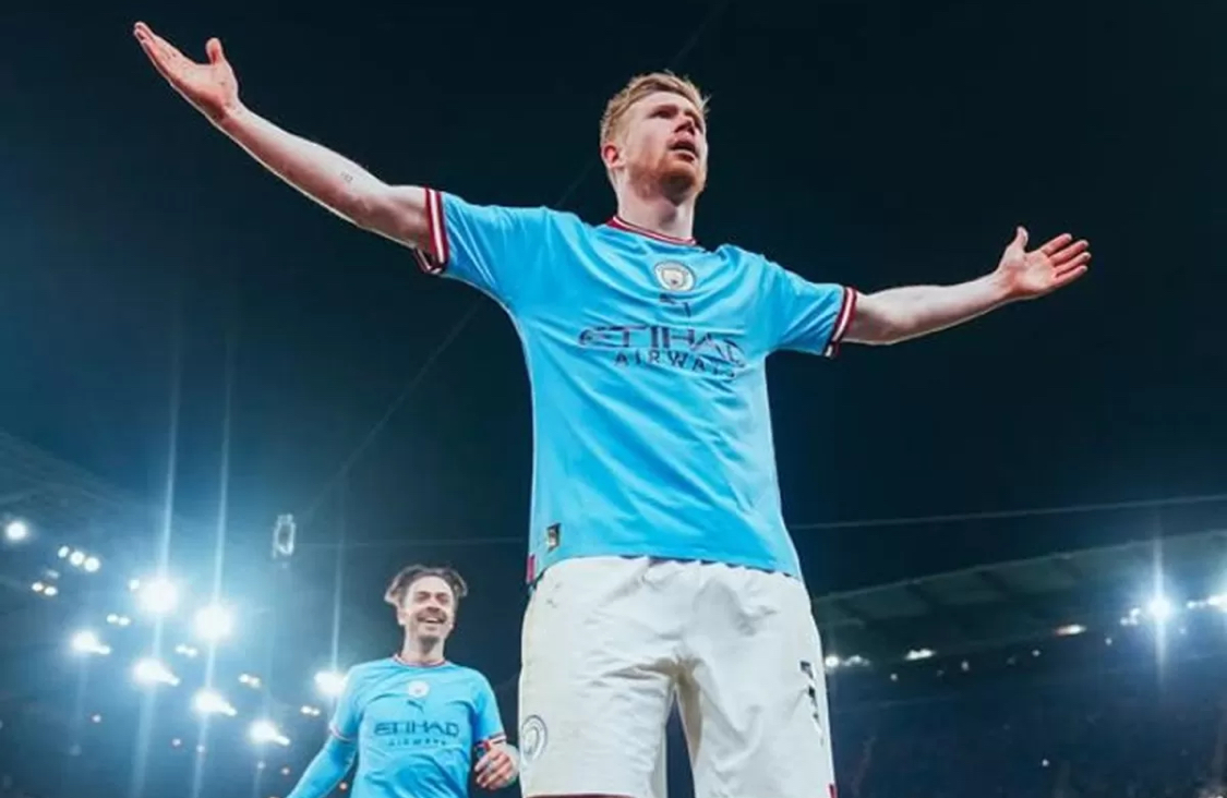 Kevin De Bruyne bersiap lakoni derby terakhirnya di Old Trafford, City tetap difavoritkan meski tanpa Haaland. (@mancity). (Sport Mole)