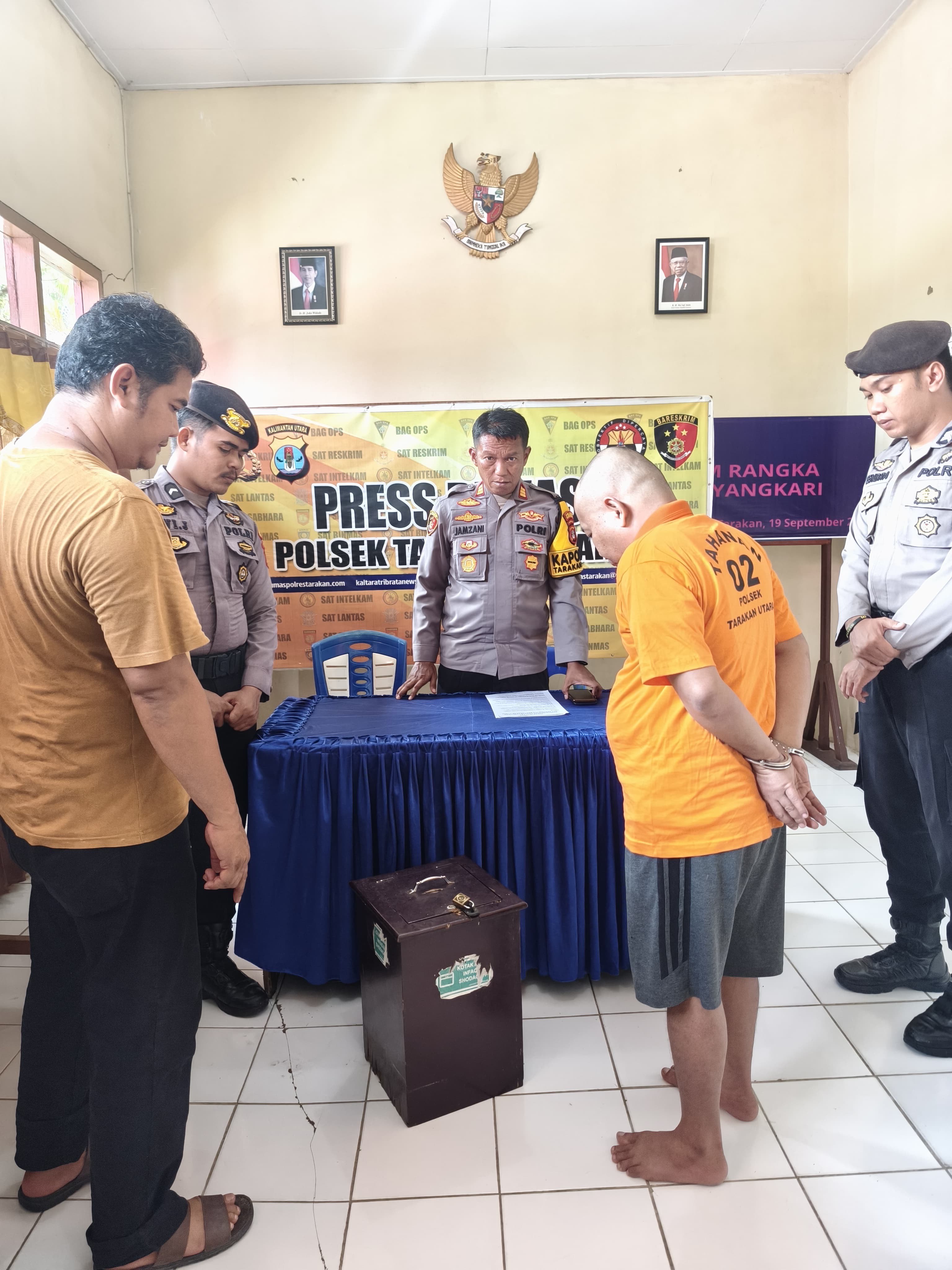 AMANKAN TERSANGKA: Pencuri kotak amal diamankan Unit Reskrim Polsek Tarakan Utara beserta barang bukti kejahatan. (POLRES TARAKAN UNTUK HRK)