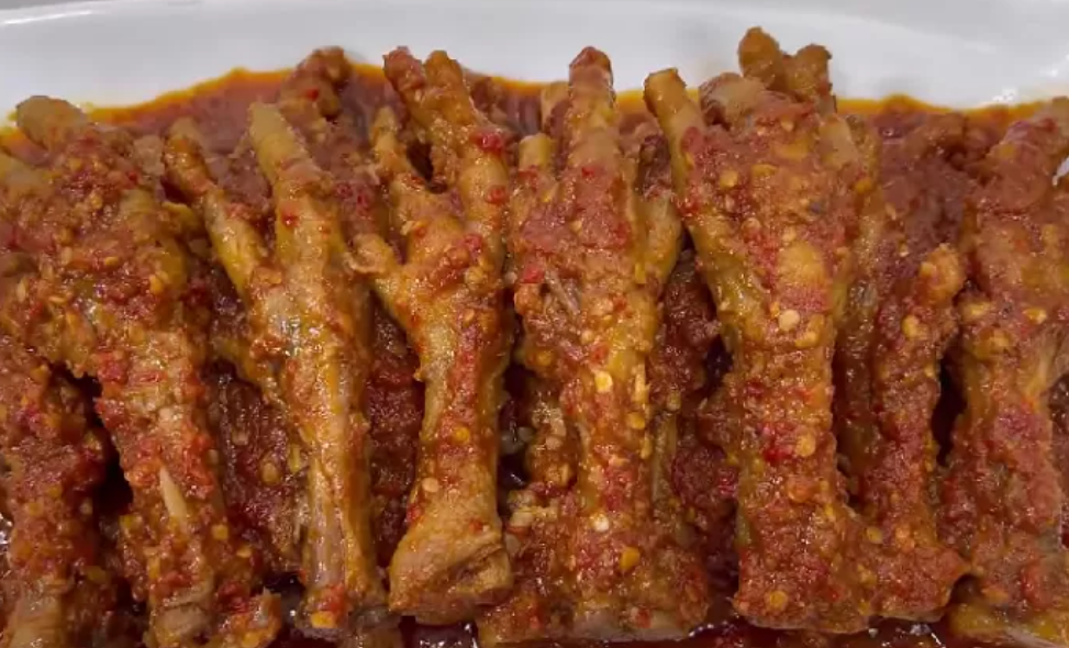 Resep Ceker Mercon yang Pedas dan Bikin Nagih. (YouTube Ika Mardatillah)