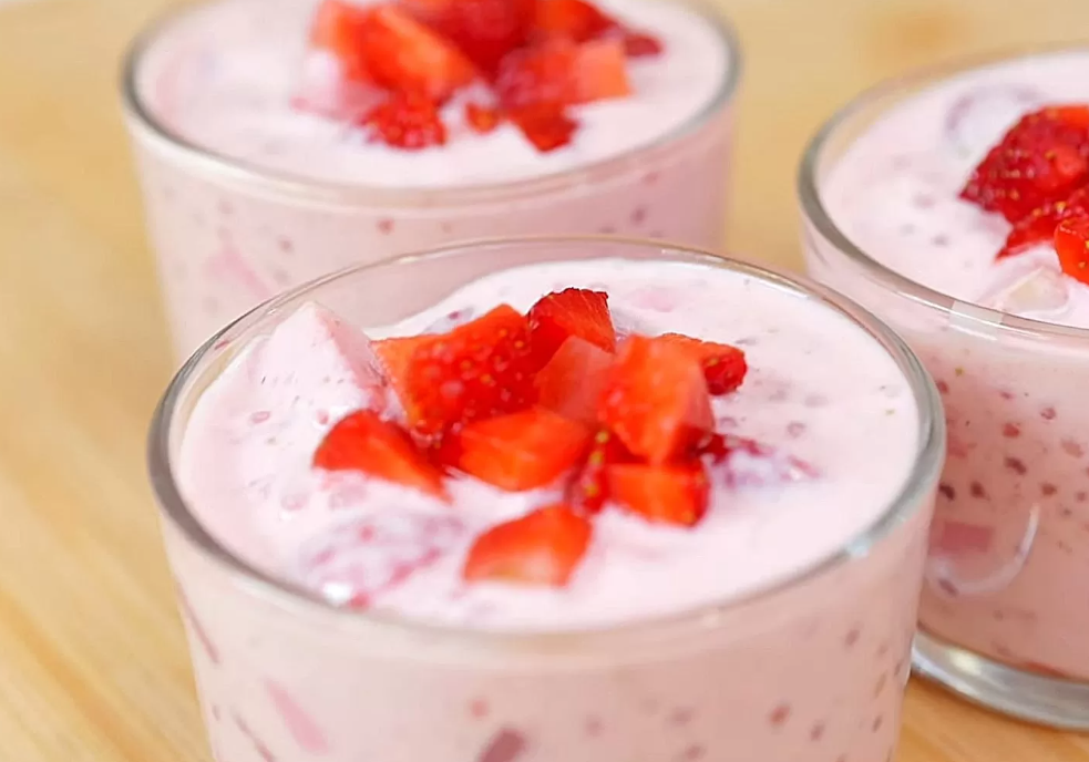 Strawberry sago segar dan creamy. (YouTube Luvita Ho)