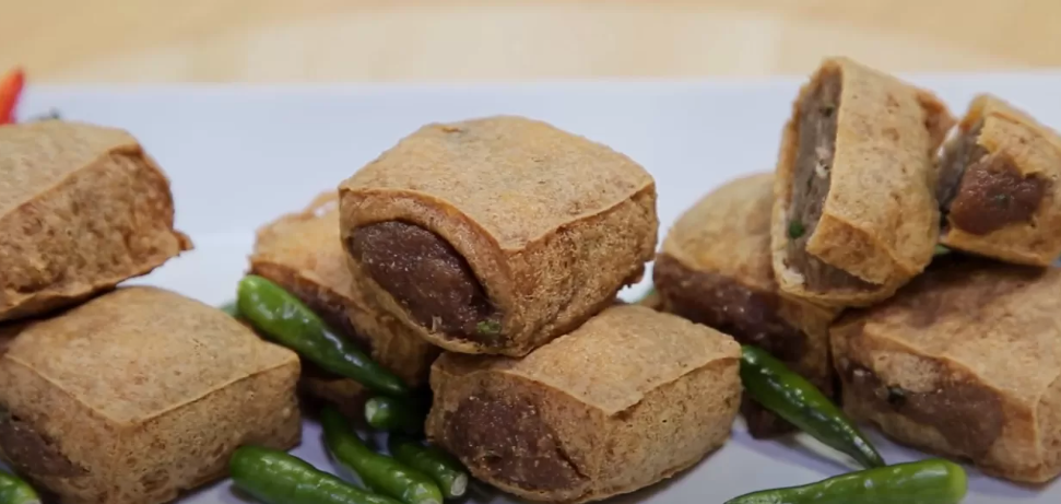 Resep tahu bakso goreng ala Chef Rudy Choirudin (Dok. YouTube/Simple Rudy TV)