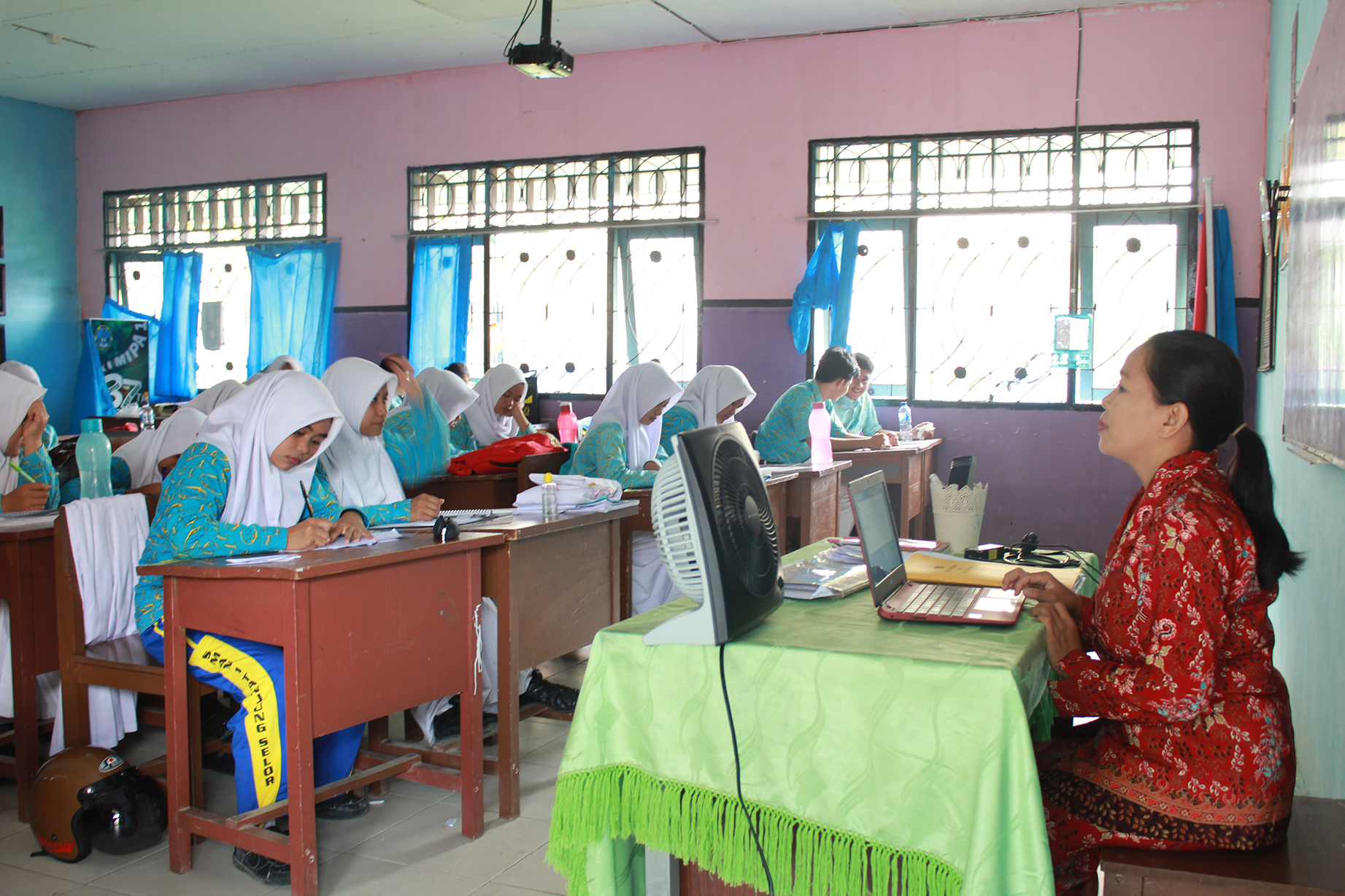 INSENTIF GURU: Pemberian insentif guru SMP bukan menjadi kewenangan Pemprov Kaltara melainkan Pemerintah Kabupaten/Kota. (HRK)