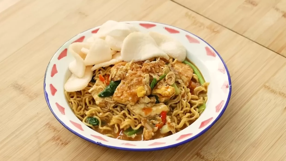 Resep Mie Nyemek (Foto: Tangkapan layar kanal YouTube chef Devina Hermawan )