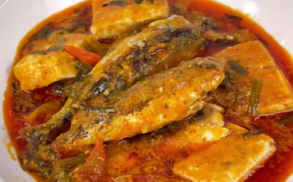 Resep Seng Geseng Ikan Pindang Khas Madura yang Enak.Tangkap Layar YouTube Ika Mardatillah