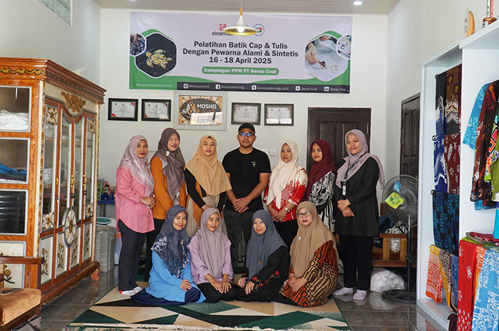 KEMBANGKAN EKRAF: PT Berau Coal kembali mengembangkan ekonomi kreatif, dengan mendorong kemandirian UMKM yang telah memiliki dasar membatik sebelumnya.
